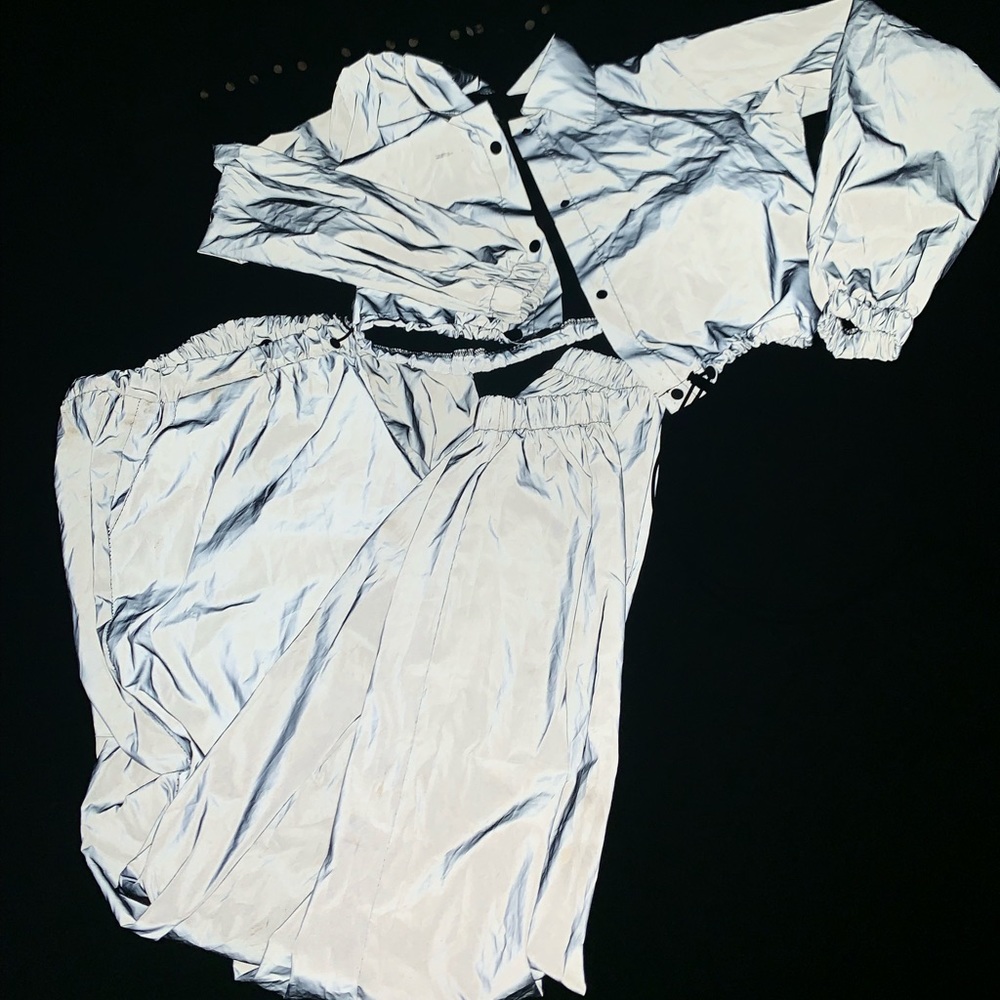 Reflective two piece set